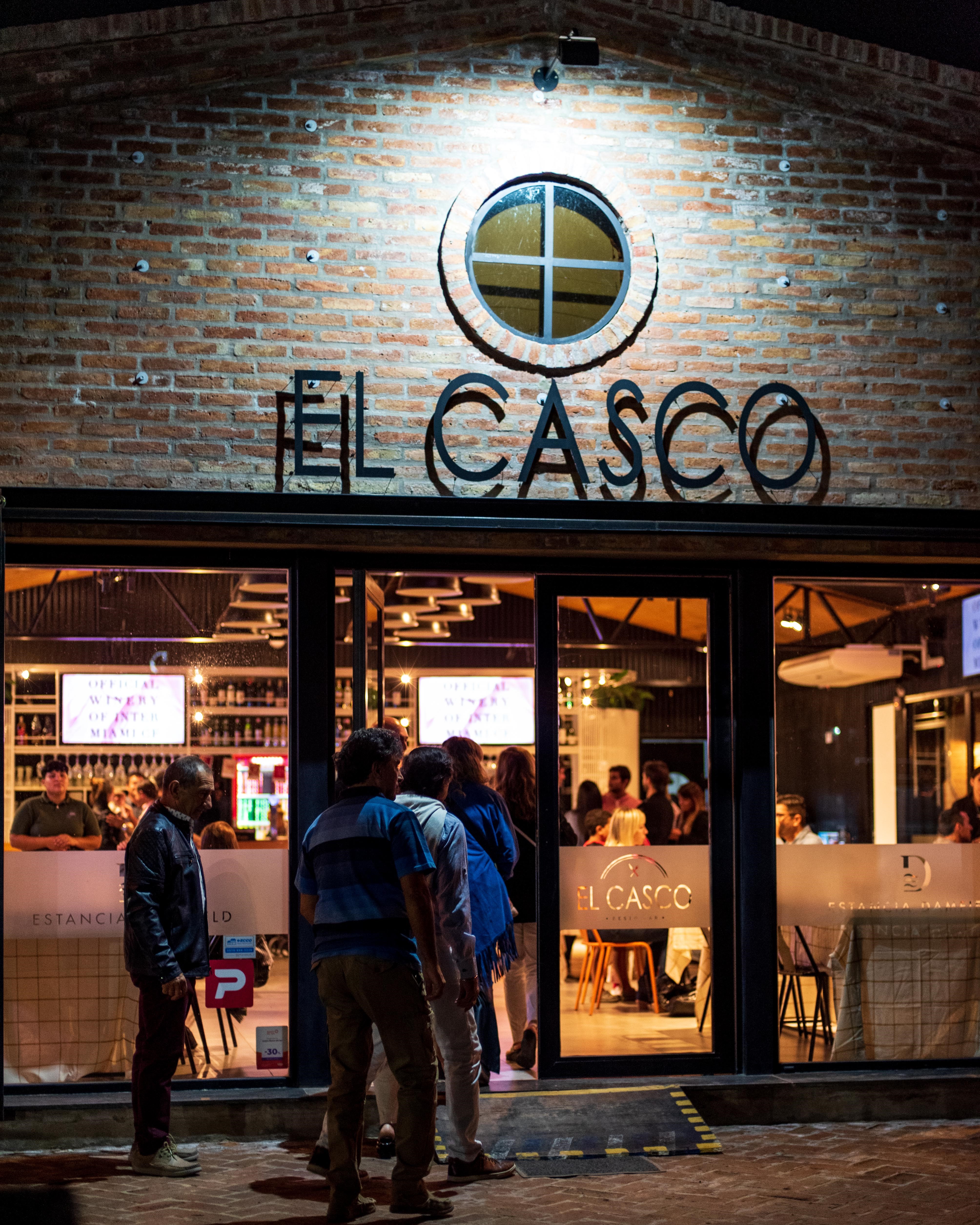 Sabores, vino y misticismo: cómo será Cena & Tarot, la ocurrente propuesta de un coqueto restaurante en Funes